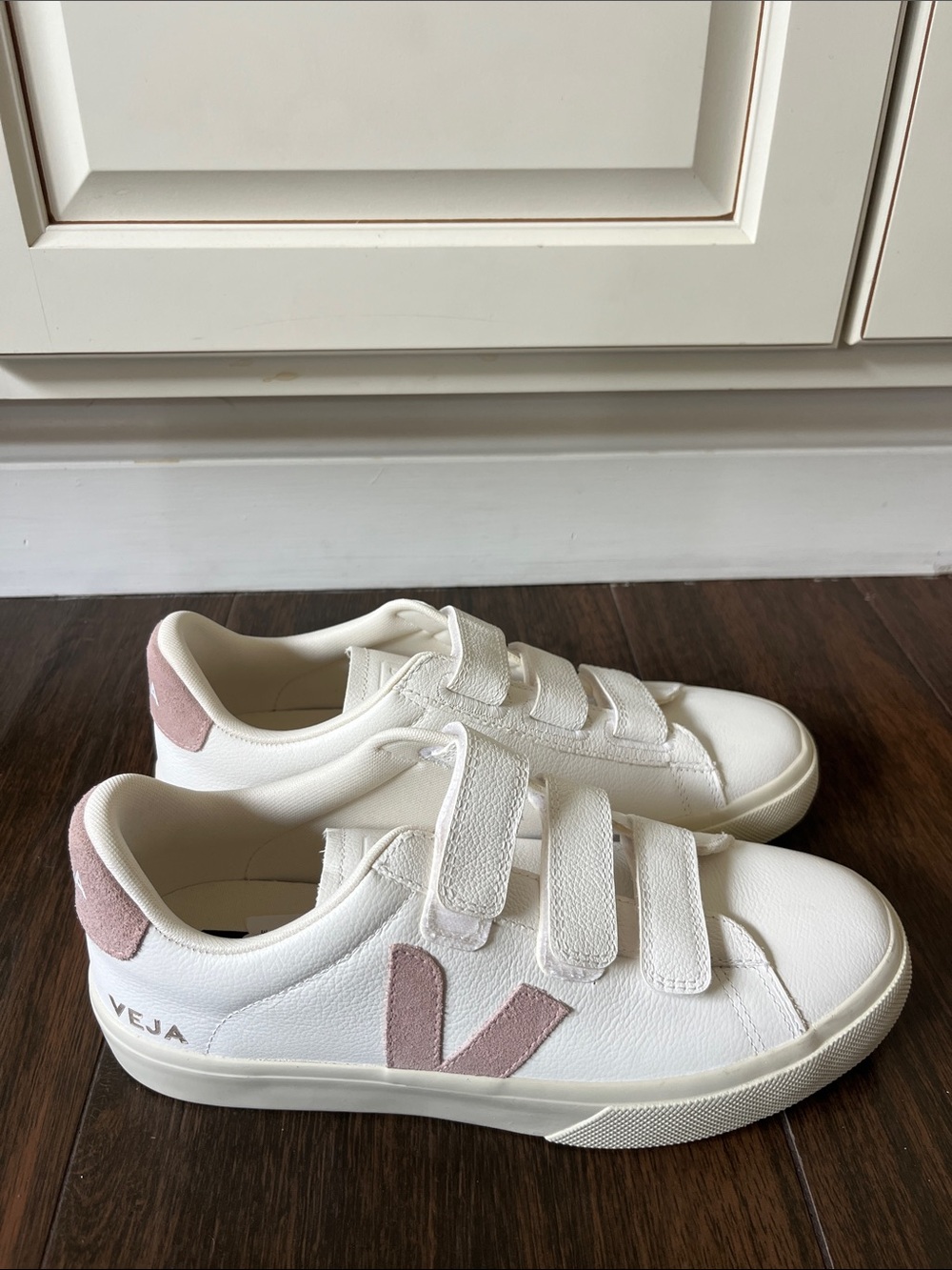 NWT VEJA RECIFE LEATHER WHITE BABE SNEAKERS - Picture 3 of 6